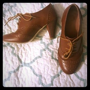 Cognac Oxford heels
