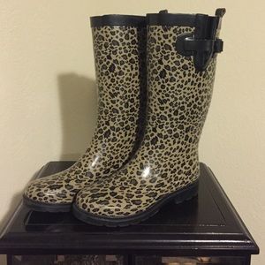 Leopard rain boots