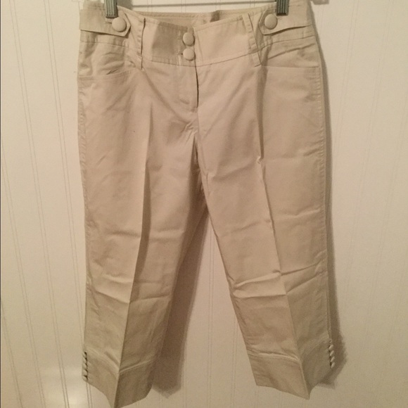 Ann Taylor LOFT light khaki Capri pants size 0