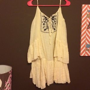 Blu Pepper brand, shoulder out, boutique top