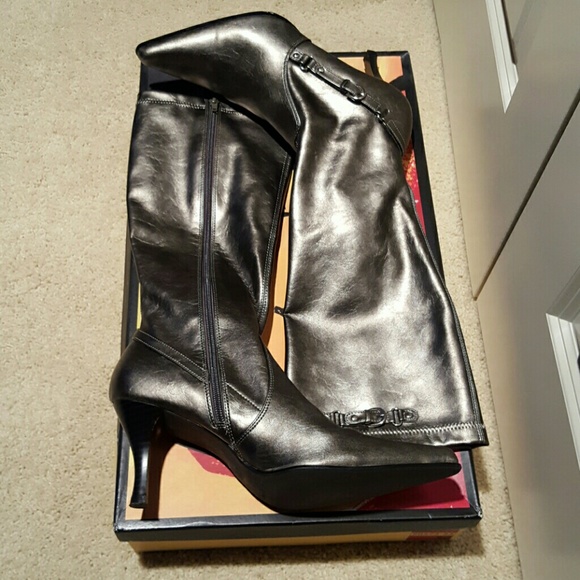 Fioni Shoes - Fioni Pewter Zip Boot