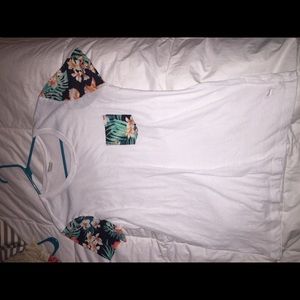 White PINK t-shirt with Hawaiian detail