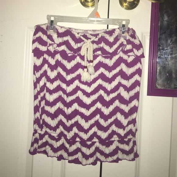 Cream and purple strapless crop top!