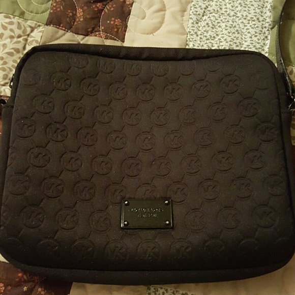 Michal kors ipad cross body bag