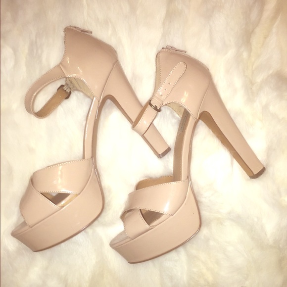 Steve Madden Shoes - Lowest price! ✨🌺✨🌺Steve Madden nude heels