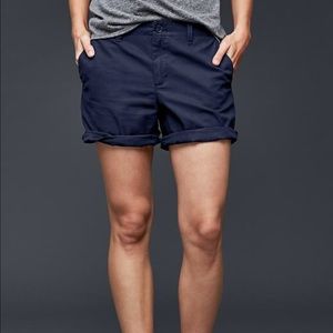 Khaki's by GAP girlfriend 6 inch short
