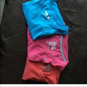 4 Nike tops - Great deal