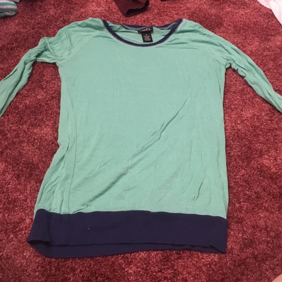 Long sleeve small rue 21 shirt