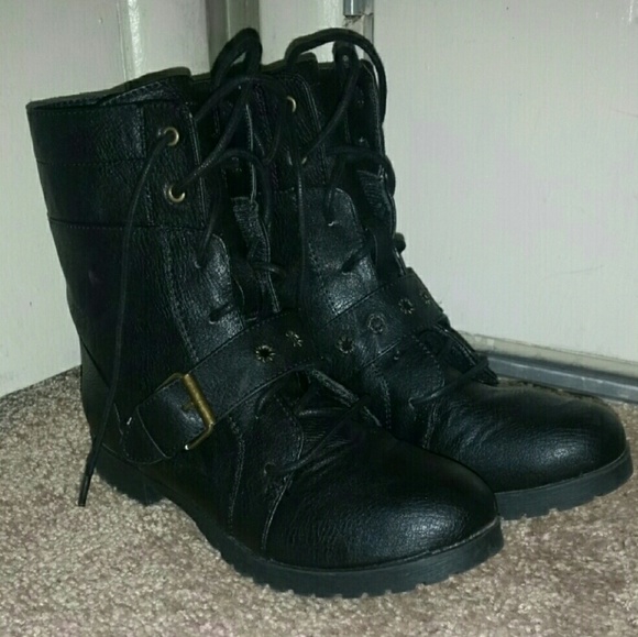 CLOSET CLEAR OUT Black combat boots