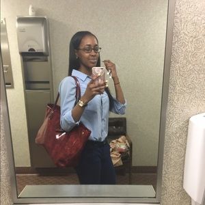 Meet your Posher, Aisha