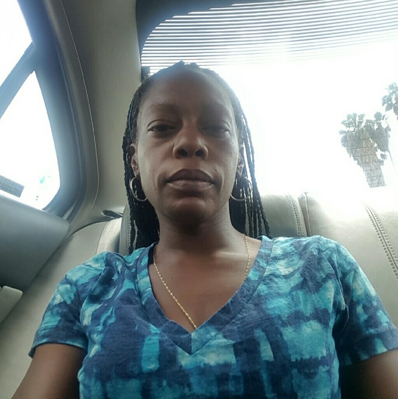 Meet your Posher, Dee - Picture 1 of 1