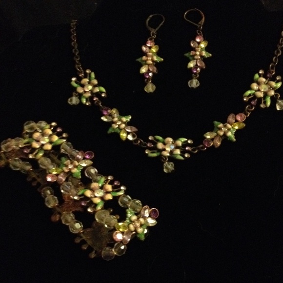 Cookie Lee necklace earrings and bracelet - Picture 1 of 3