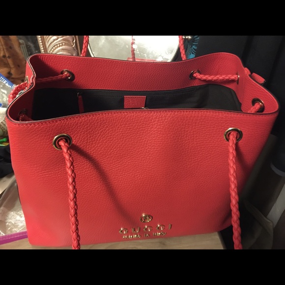 ❌❌SOLD❌❌ Authentic Gucci Tote - Picture 2 of 4