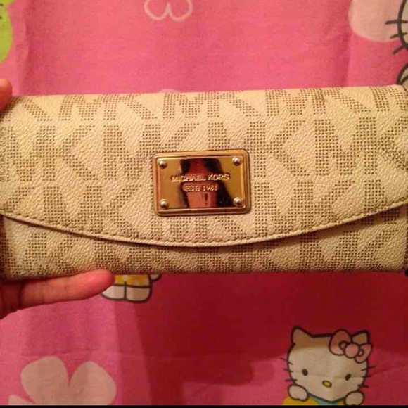 Micheal Kors wallet