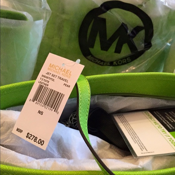 ✅LAST ONE ••Michael Kors •Color No Longer Produced - Picture 2 of 3