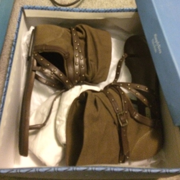 Slip on gladiators
