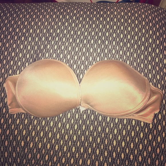 Simple nude strapless vs bra 😊