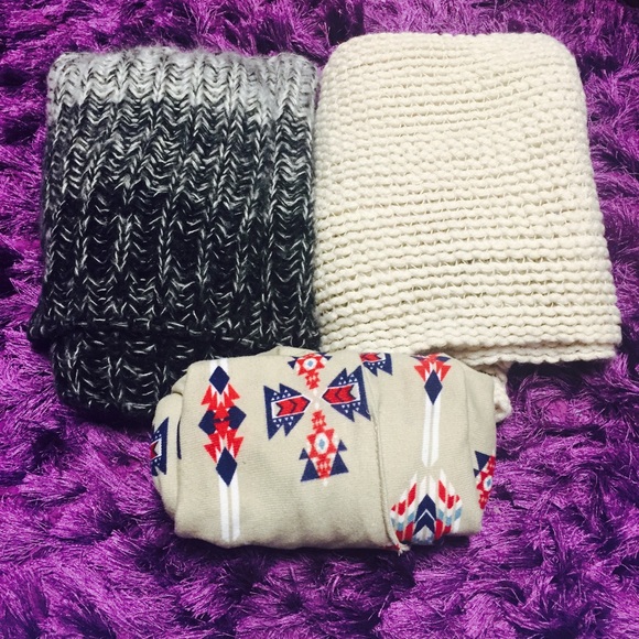 🚫SOLD🚫Set of 3 scarf bundle 🌻🌵