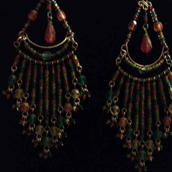 Earings - Picture 2 of 3