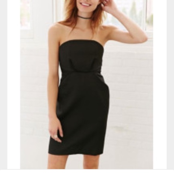 Cameo play with Fire strapless dress. - Picture 4 of 4
