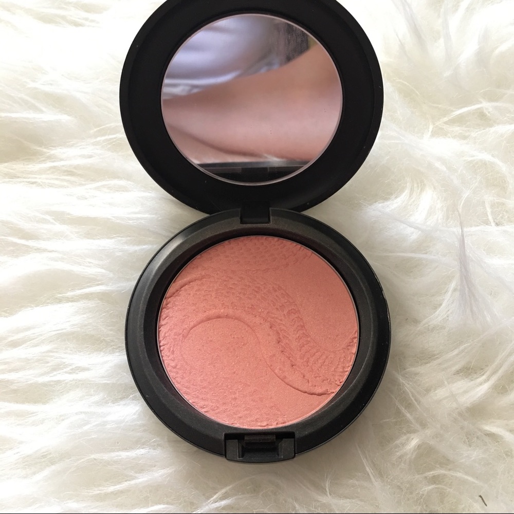 MAC SHELL PEARL year of the snake AUTHENTIC