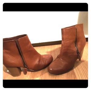 Leather brown ankle booties