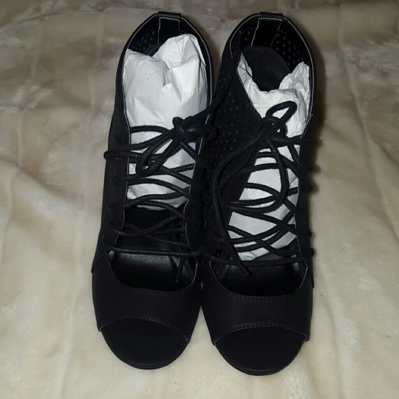 NEEDS TO GO TODAY. Cut out Wedges