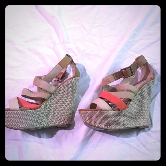 Coral&Tan Canvas Wedges