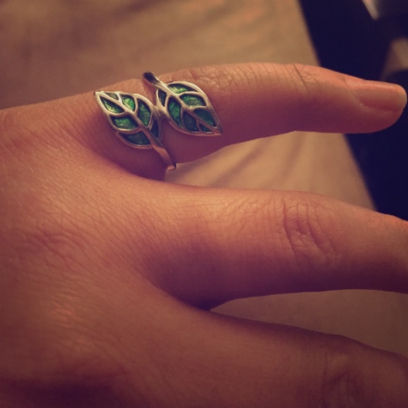 Silver and green leaf ring.