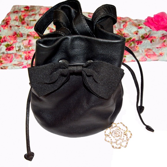 Aldo round drawstring purse handbag black cute EUC