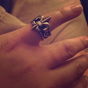 Sterling silver ring with Fleur de Lis.