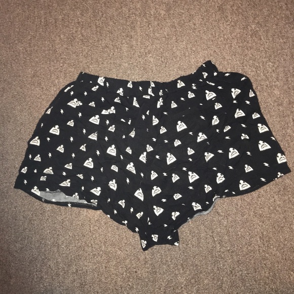shorts - Picture 2 of 4