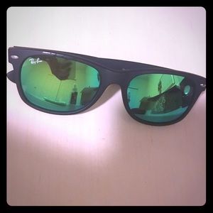 Ray Bans New Wayfarers