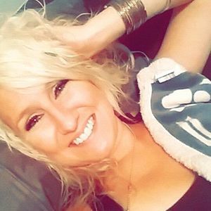 Meet your Posher, Elyse