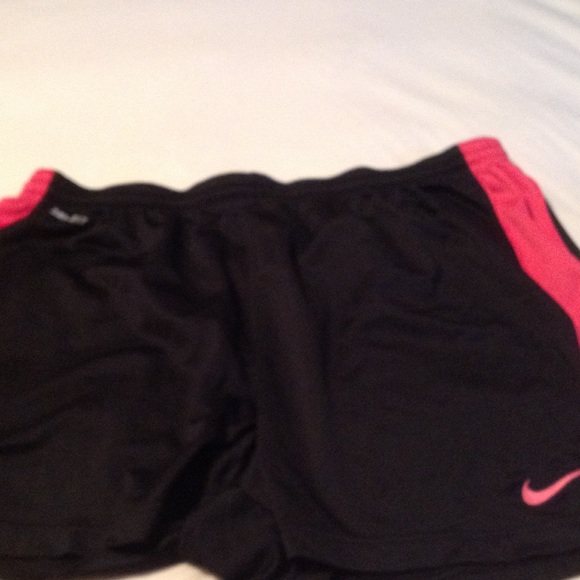 Nike running shorts 2 pairs - Picture 2 of 4