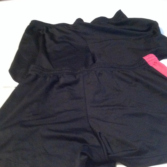 Nike running shorts 2 pairs - Picture 4 of 4