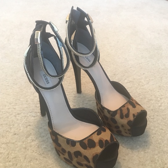 Animal print Guess Pumps