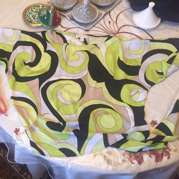 Women  top
