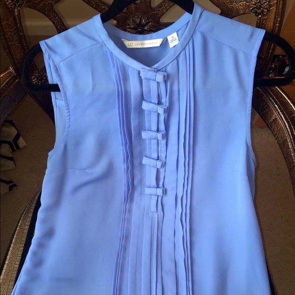 💥SOLD💥Lauren Conrad blue sleeveless blouse.