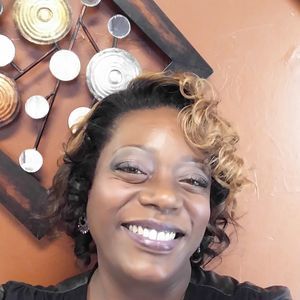 Meet your Posher, Demetra