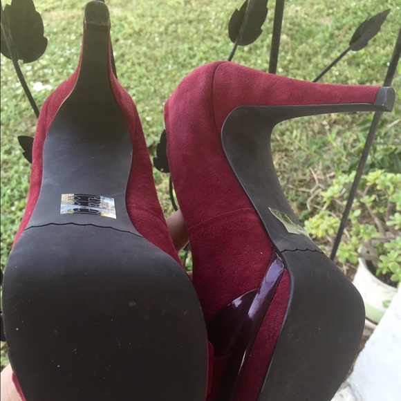 Heels Size 9 - Picture 3 of 3