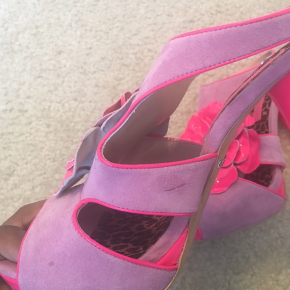 Betsy Johnson pink pumps - Picture 3 of 4
