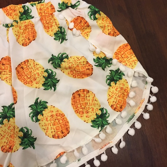 Pineapple shorts - Picture 2 of 3