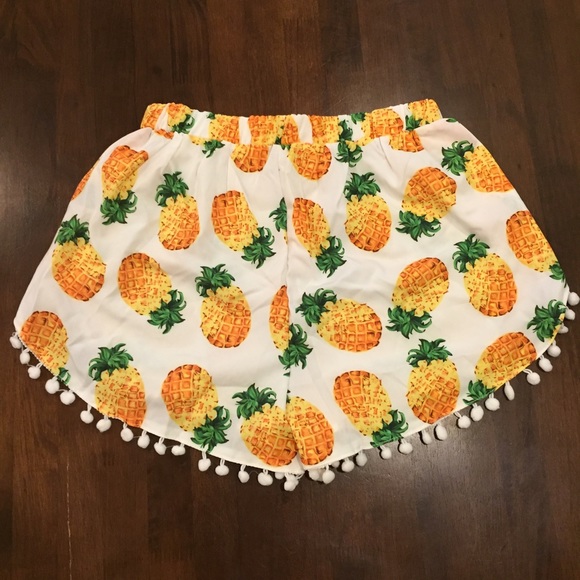 Pineapple shorts - Picture 3 of 3