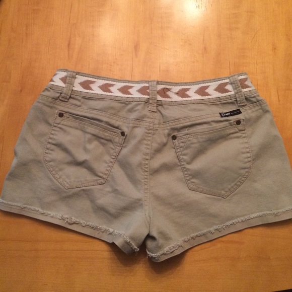 Cargo shorts by Rewash. - Picture 2 of 3