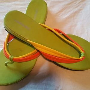 Wurl green sandle w orange and yellow size 8.5