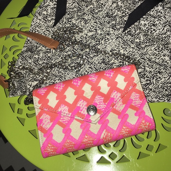 Rebecca Minkoff Handbags - NWOT Rebecca Minkoff Mini wallet on a Chain