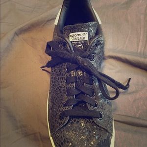 Adidas Stan Smith in Black Crackle finish