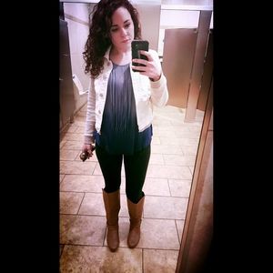 Meet your Posher, Courtney