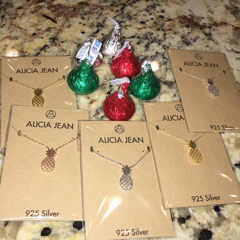 Alicia Jean Pineapple Necklace - Picture 8 of 8